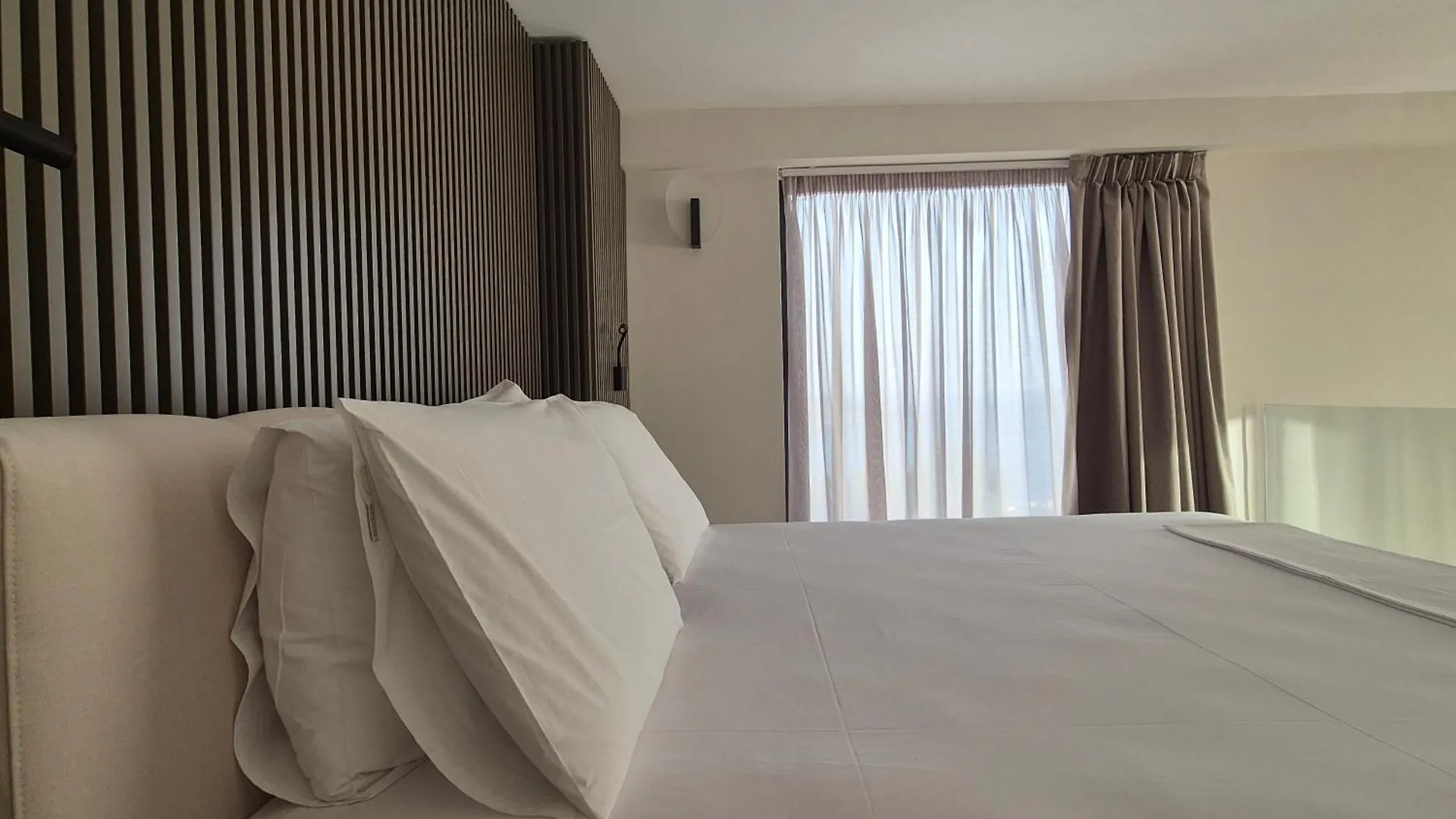 סרנדה Meraviglia Boutique Hotel 3*,