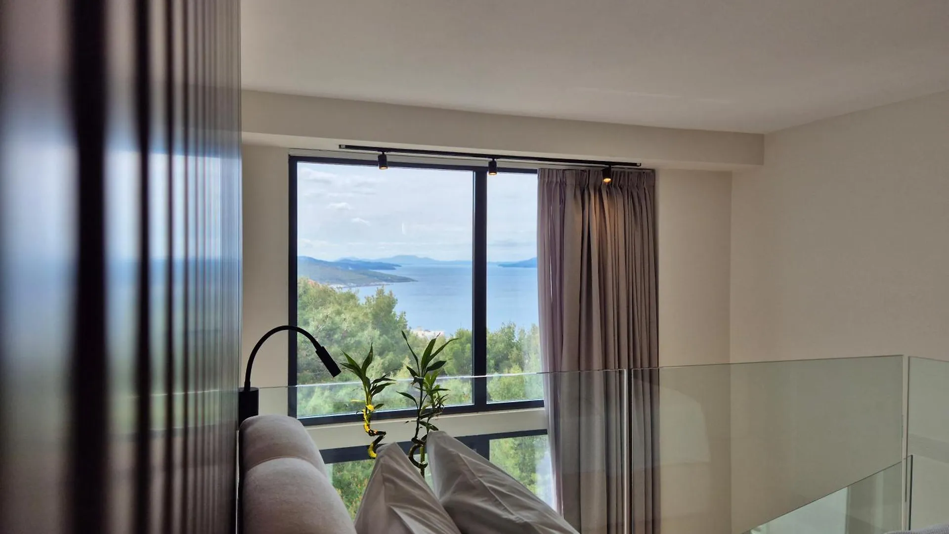 סרנדה Meraviglia Boutique Hotel 3*,
